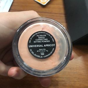 A setting powder